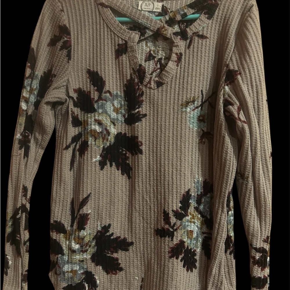 24/7  Textured Floral Knit Top